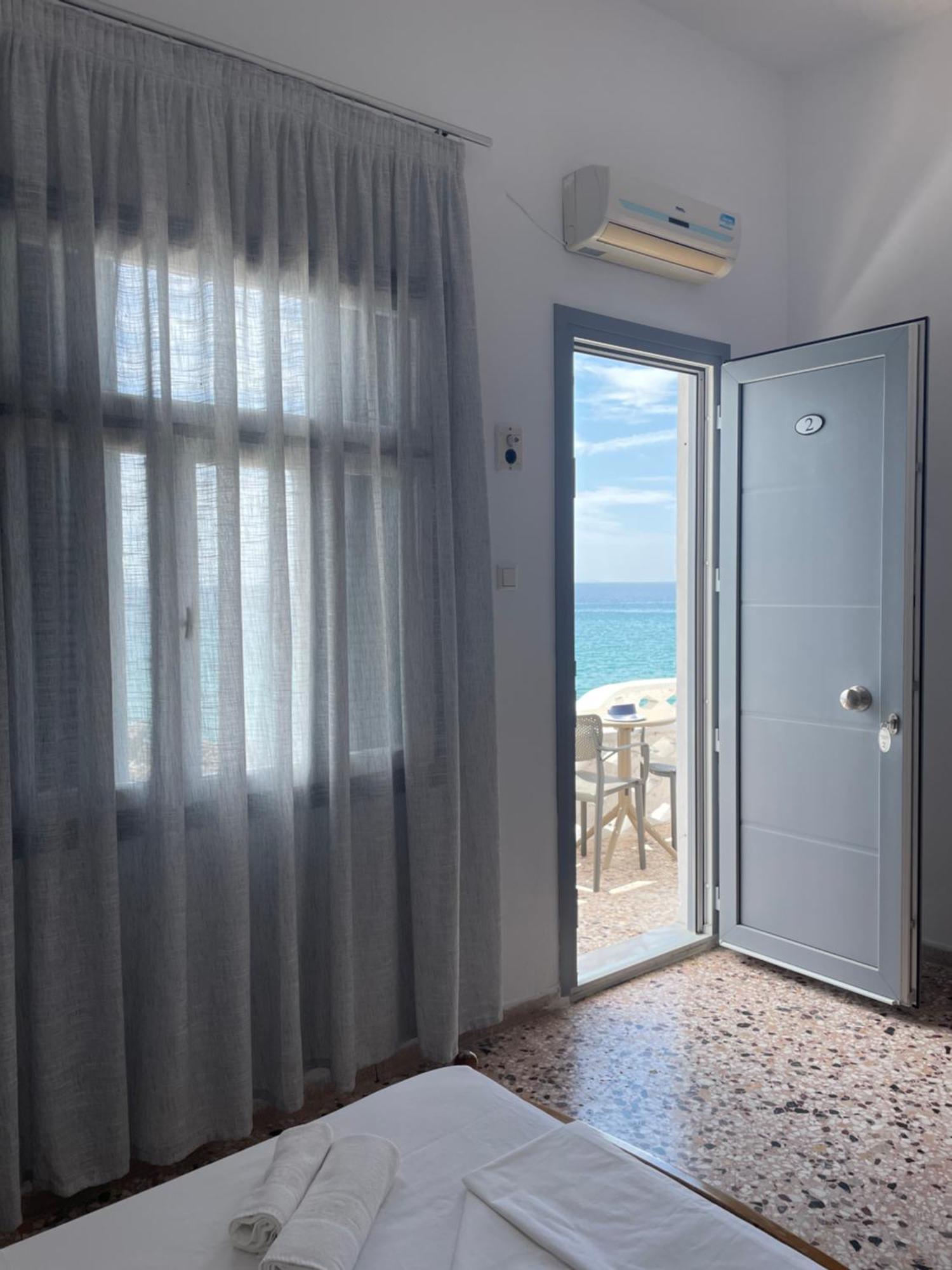 Chrisopetro Rooms Marathókampos Exterior photo