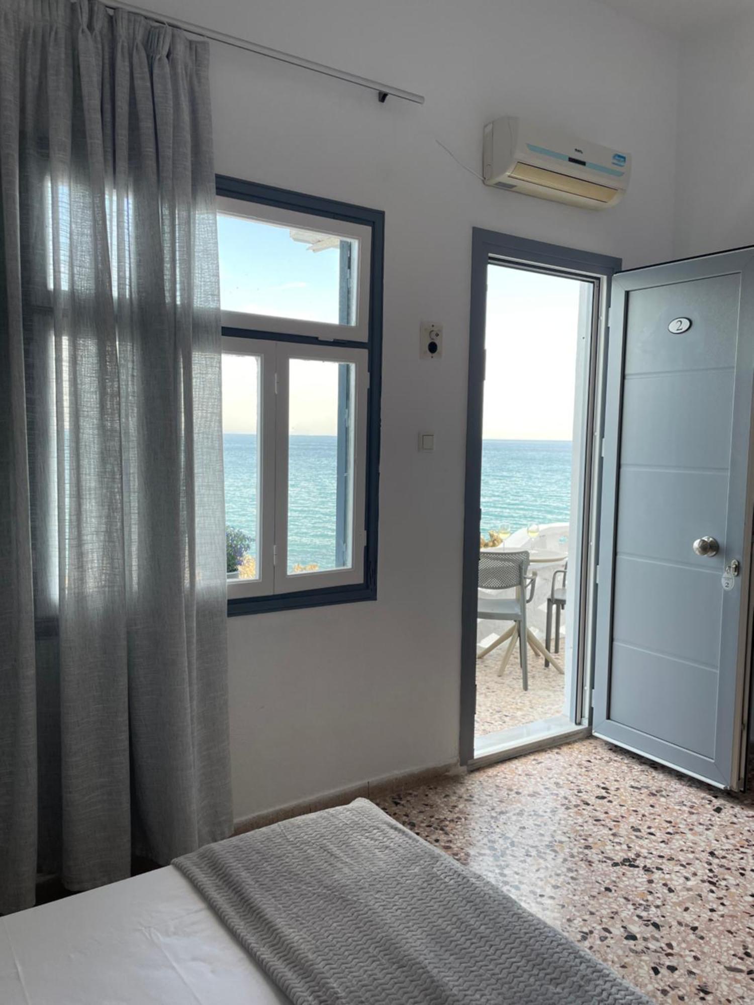 Chrisopetro Rooms Marathókampos Exterior photo