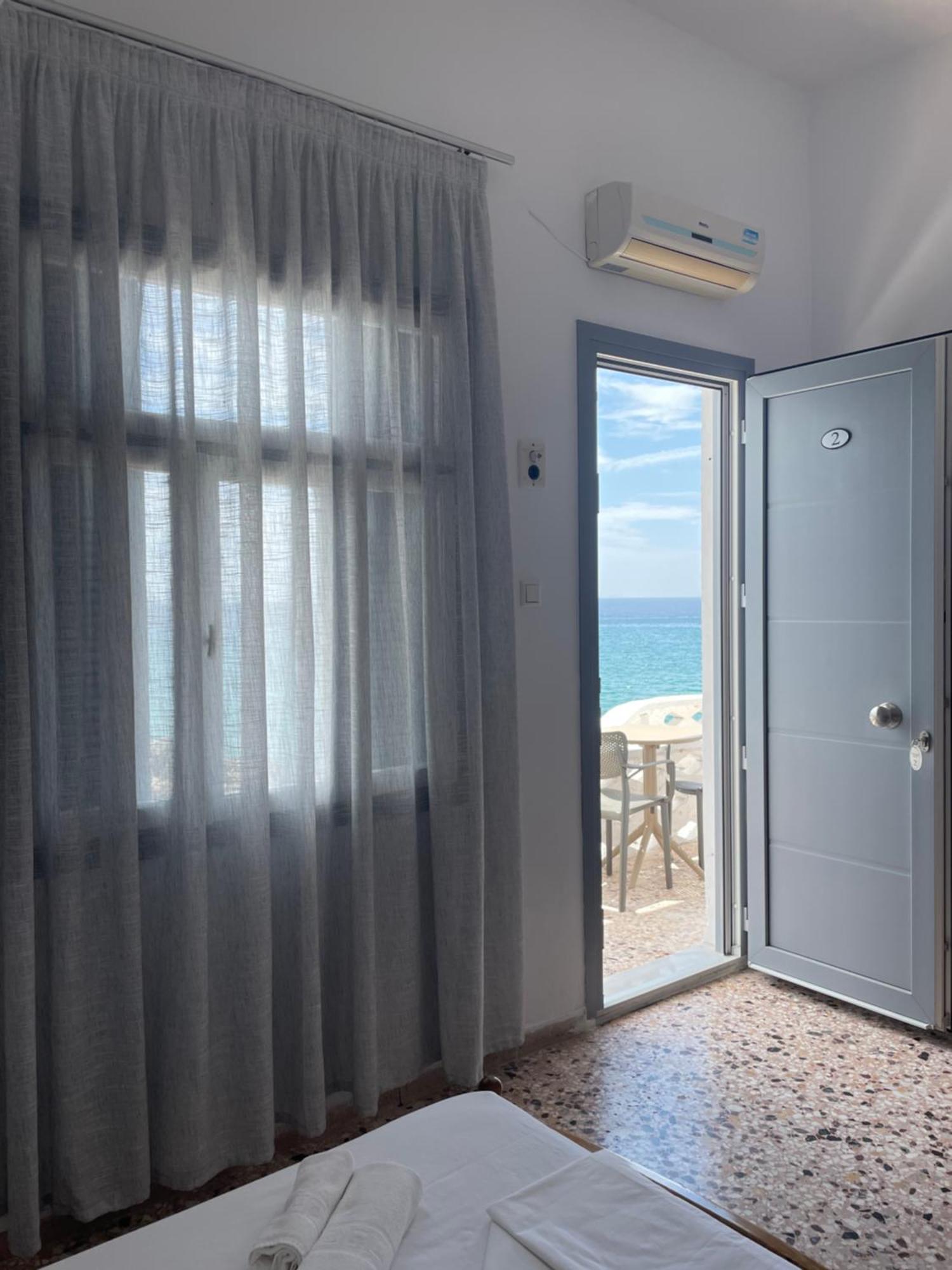 Chrisopetro Rooms Marathókampos Exterior photo